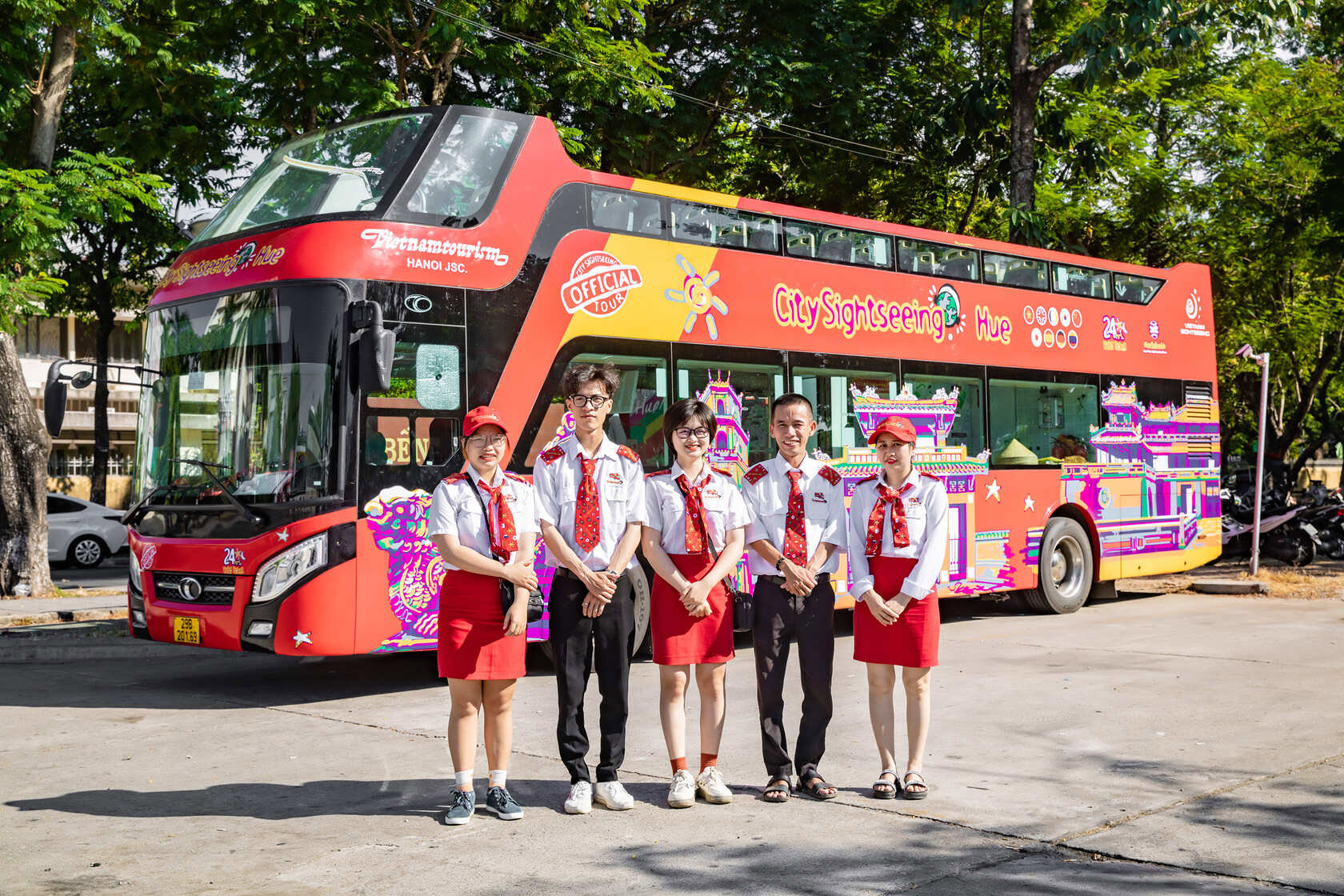 Hình ảnh 2 của sự kiện Xe buýt hai tầng Huế của City Sightseeing